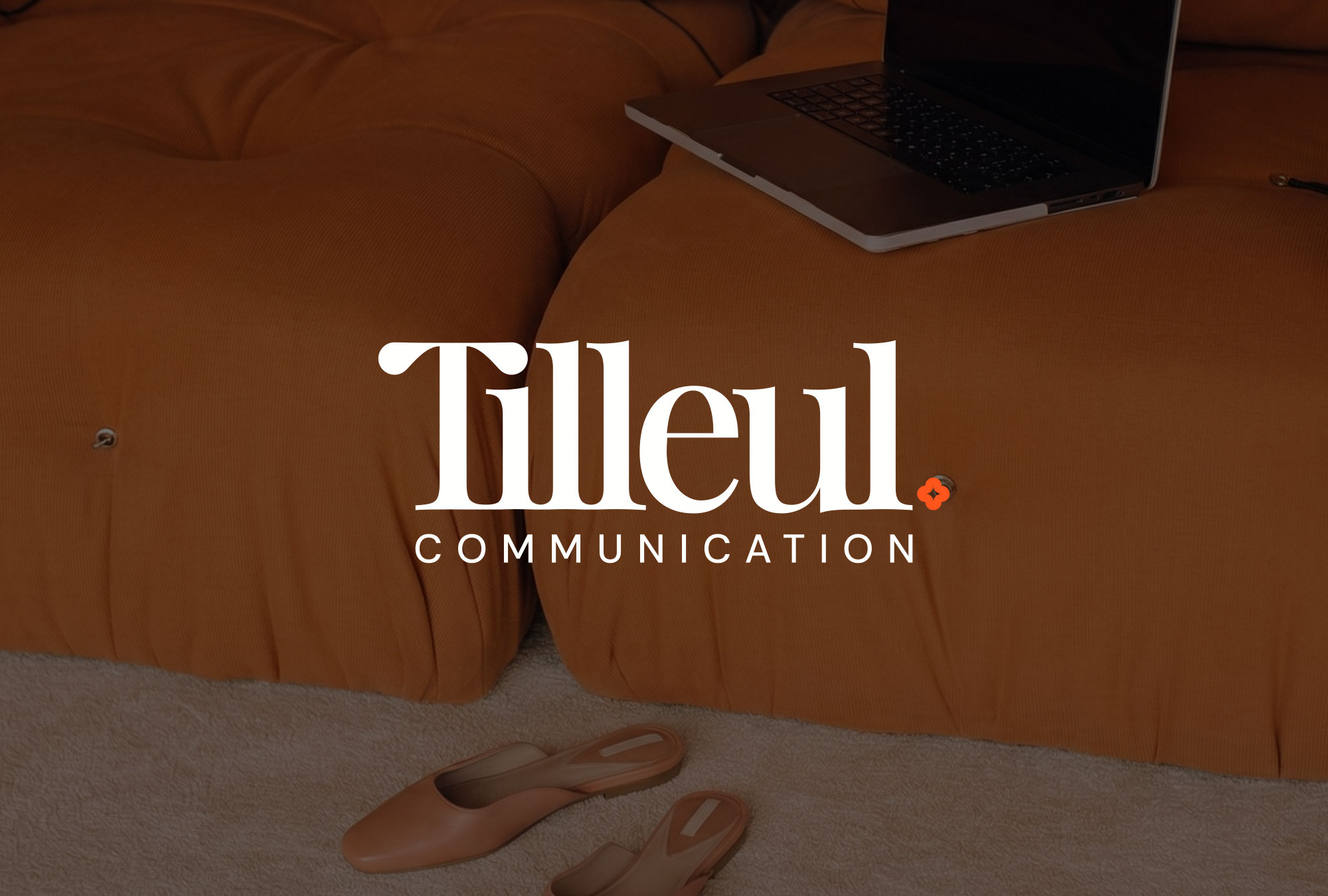 Logo principal de Tilleul Communication disposé sur une image tirée de l'identité visuelle de la marque